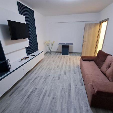 Happy Rental Apartments 2 Крайова Екстер'єр фото