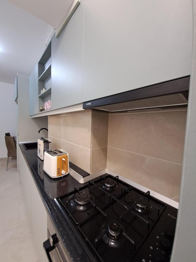 Happy Rental Apartments 2 Крайова Екстер'єр фото
