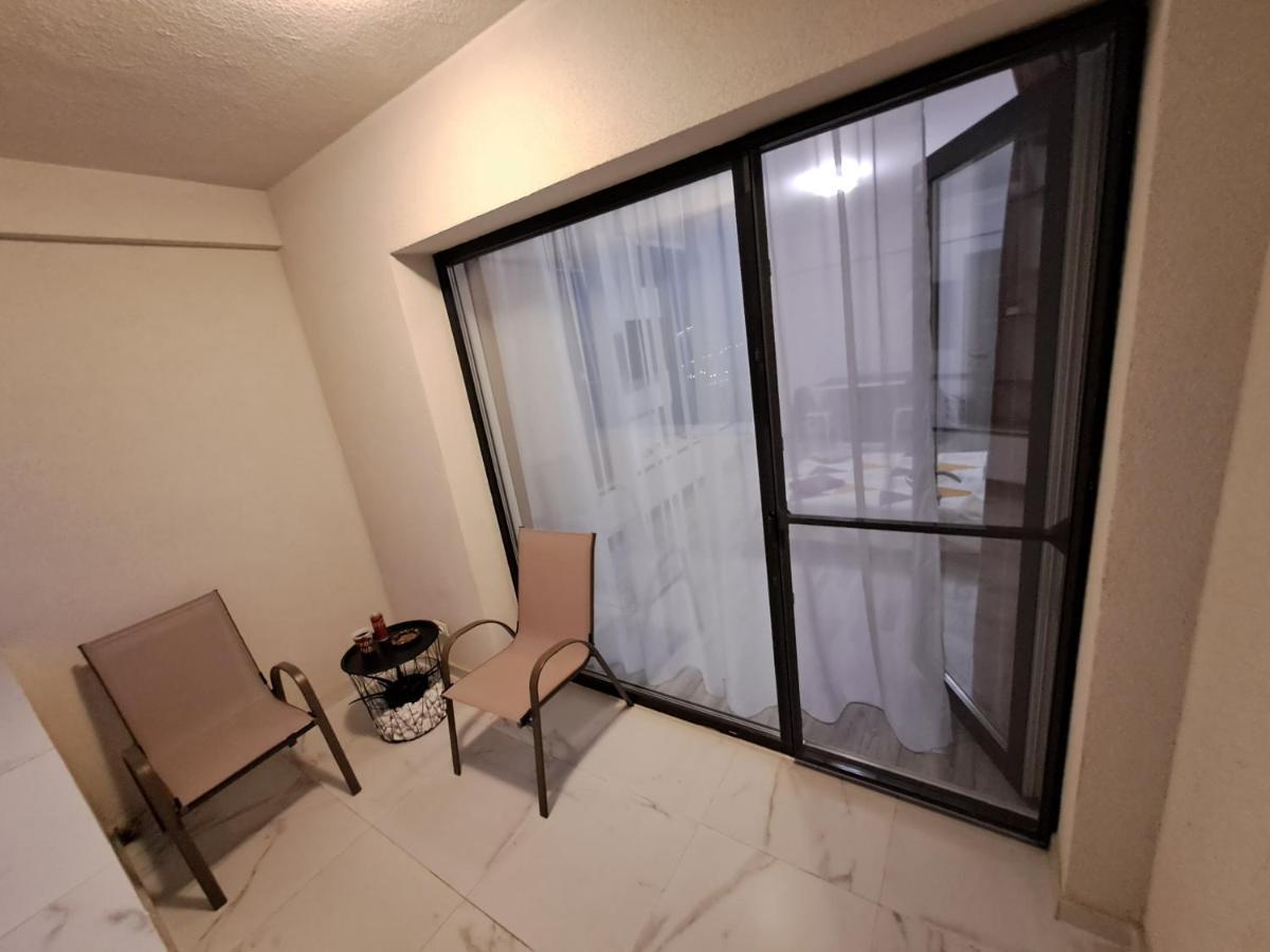 Happy Rental Apartments 2 Крайова Екстер'єр фото